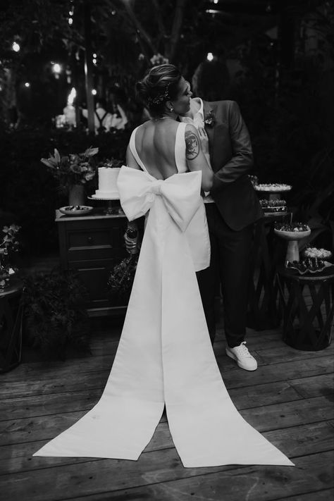 Bow Short Wedding Dress, Evening Reception Wedding Dress, Short Bow Wedding Dress, Short Wedding Dress Big Bow, Modern Wedding Dress Short, Short Wedding Dress With Bow On Back, Vegas Short Wedding Dress, Short Classic Wedding Dress, Short Dress With Big Bow On Back