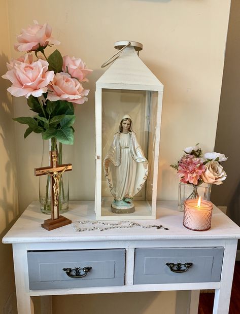 Mary Table Catholic Altar Home Ideas, Altar Ideas Sacred Space, Home Altar Catholic, Vintage Furniture Makeover, Fancy Bedroom, Catholic Altar, Altar Design, Catholic Decor, Prayer Corner