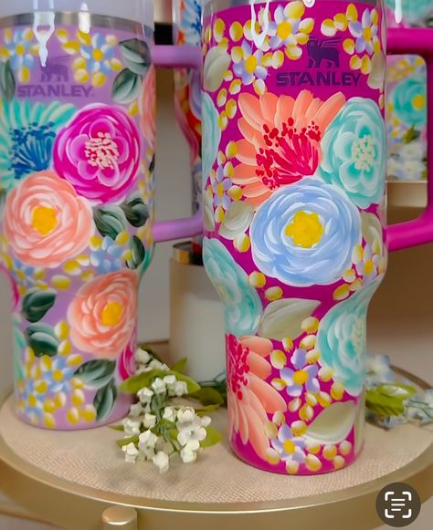 Hand Painted Tumbler Ideas, Decorating Cups, Painted Tumblers, Painted Ideas, Water Bottle Art, Painted Water, Cup Decorating, Arte Folk, Sales Pitch