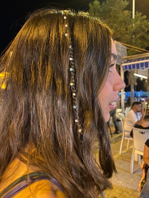 Gold Beads In Hair, Two Plaits At Front Of Hair, Hairstyles For The Eras Tour, Hair Beads Hairstyles, Hair Beads Braids Boho, Eras Tour Hair, Hair Beading, Beads In Hair, Concert Hairstyles