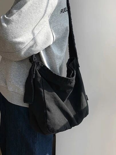 Crossbody Bag Outfit, Mode Ulzzang, Canvas Bag Design, Best Crossbody Bags, Canvas Crossbody Bag, Vintage Punk, New Rock, Crossbody Bag Women, Cute Bags