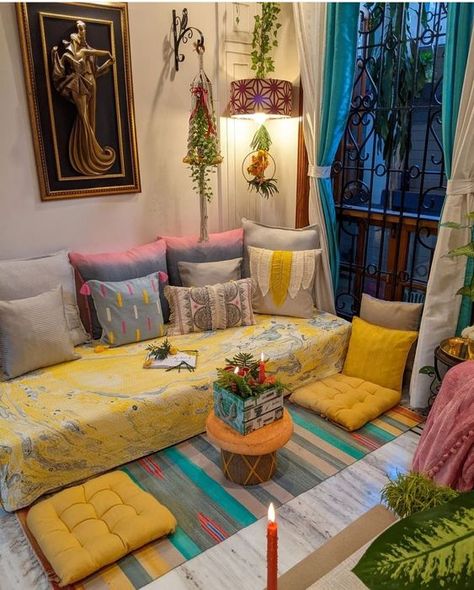 Home Decorish Luxury Room Design, Floor Seating Living Room, Indian Living Room, Colorful Room Decor, Indian Room Decor, Drawing Room Decor, Colourful Living Room Decor, Classy Living Room, India Home Decor