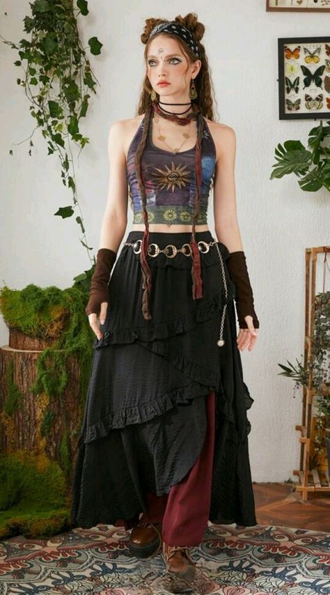 Appalachian Gothic Fashion, Boho Goth Style, Gothic Bohemian Fashion, Faerie Goth Fashion, Forest Fairy Fashion, Earth Witch Aesthetic Outfit, Solar Punk Aesthetic Fashion, Gothic Hippie Outfits, Solarpunk Outfit