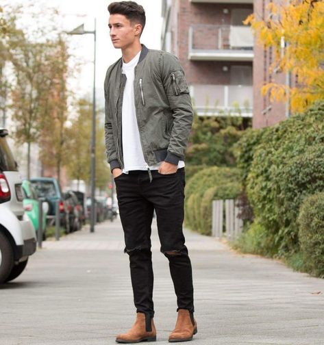 Best Men's Bomber Jackets Collection For This Fall 2018 2. Click image to see more.  #men #outfits #UrbanMenOutfits #mensfashion #mensguides #menswear #menstreetstyle #stylish #trendy #streetstyle #fall #fashion #ootd #bomberjacket Outfit Bomberjacket, Mens Jackets Fall, Mens Fashion Edgy, Maxi Rok, Mens Fashion Smart, Mens Fashion Urban, Mode Casual, Mens Fashion Fall, Jacket Outfit