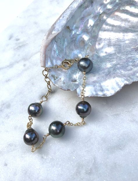 Bracelet Station, Wrapped Gemstones, Bridal Jewelry Bracelets, Tahitian Pearls Jewelry, Bracelet Pearls, Black Pearl Bracelet, Tahitian Pearl Bracelet, Pearl Charm Bracelet, Station Bracelet