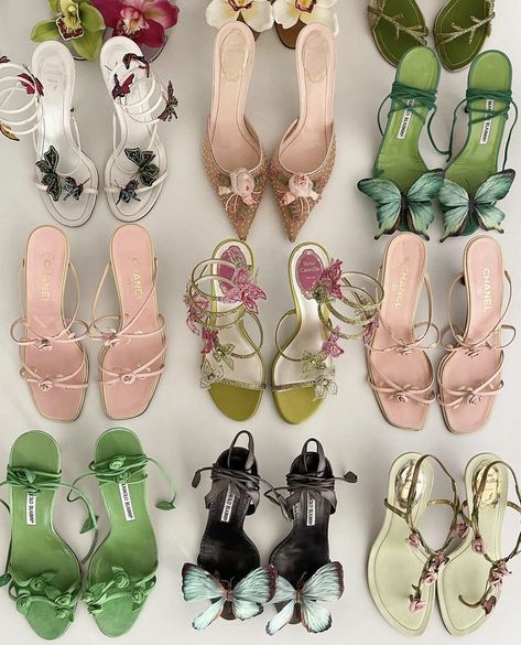 Shoes Vintage Aesthetic, Luxury Retro Summer Heels, Aesthetic Shoes Photo, Vintage Kitten Heels For Summer, Butterfly Heels Aesthetic, Floral Kitten Heels, Luxury Vintage Summer Heels, Sandals Aesthetic, Pretty Heels