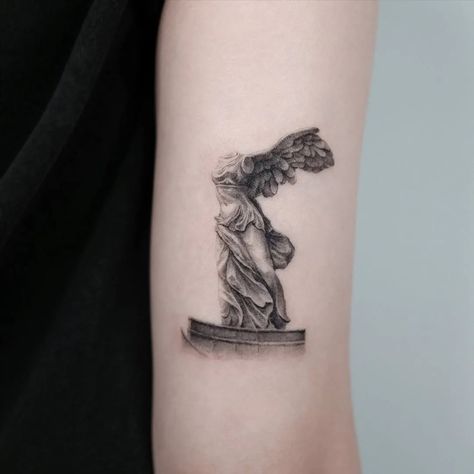 tattoo of sculpture Sculpture Tattoo, Victory Tattoo, Nike Tattoo, History Tattoos, Statue Tattoo, Skin Drawing, More Tattoo, Greek Statues, Greek Tattoos