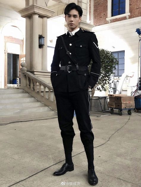 Army Suit, Prince Suit, Military Suit, Military Inspired Fashion, Hu Yitian, Diy Clothes And Shoes, Designer Suits For Men, Army Uniform, Men Formal