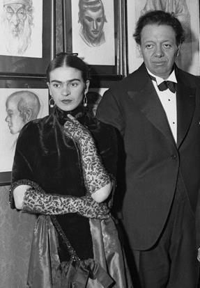 Frida Kahlo & Diego Rivera فريدا كاهلو, Frida Kahlo Diego Rivera, Diego Rivera Frida Kahlo, Frida Kahlo Paintings, Kahlo Paintings, Frida And Diego, Istoria Artei, Frida Art, Frida Kahlo Art