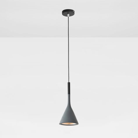 Dit product is een moderne hanglamp met geometrische harskap. Hij is perfect voor gebruik in de slaapkamer en wordt geleverd met een ronde baldakijn. Er is één enkele E26/E27-lamp nodig, die niet wordt meegeleverd, en heeft een maximaal wattage van 39 watt. De spanning is 110V-120V of 220V-240V. Grootte: 5 tot 9 inch, 4 inch en minder Breedte armatuur: 6 inch, 1,5 inch Hoogte armatuur: 14 inch, 12 inch 100 2_Inbegrepen lamp: Nee, Nee Aantal lampen: 1 Kleur: Zwart, Wit, Grijs, Oranje, Crème, Lich Hanging Lamps For Bedroom, Resin Hanging, Light Fixtures Bedroom Ceiling, Metal Hanging Lights, Lamp Modern, Wood Shades, Bedroom Ceiling Light, Lamp For Bedroom, Canopy Lights