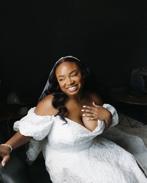 One photo, 4 versions— and I must say Black is beautiful Preserving the integrity of your clients skin tone is everything! Want to be able to do that while you working with your client? Here’s how— Lighting: For my bride, Jasmine, I placed her in front of a window with sheer curtains in her getting ready area on wedding day. Soft, natural light can help evenly illuminate the skin, highlighting its natural tones without creating unwanted contrasts. Using diffused light to avoid harsh shadow... Getting Ready Area, Woman Getting Ready, Photography Light, Wedding Black, One Photo, Soft Natural, Sheer Curtains, Natural Tones, Diffused Light