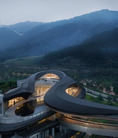 THALLO Boutique Hotel Cluster / BUZZ/ Büro Ziyu Zhuang | ArchDaily Connecting Buildings, China Nature, View Of Mountains, Public Architecture, Parametric Architecture, Landscape And Urbanism, Chicago Architecture, Cultural Architecture, Education Architecture