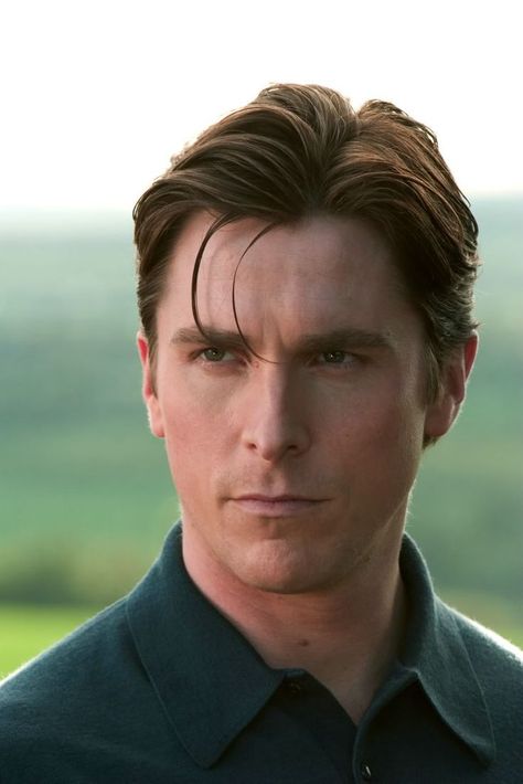 Chris Bale, Batman Christian Bale, Batman Batman, 얼굴 그리기, Batman Begins, Men Haircut Styles, Tyler Hoechlin, Corte De Cabelo Masculino, Christian Bale