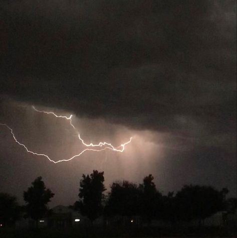 Storm Rain Aesthetic, Lighting Rain Aesthetic, Storming Aesthetic, Rain And Thunder Aesthetic, Lightning Asethic, Stormy Day Aesthetic, Lighting Storm Aesthetic, Lightning Magic Aesthetic, Storm Weather Aesthetic