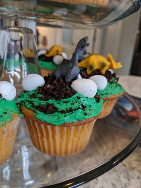 Dinosaur Fourth Birthday Cake, Dinosaur Egg Cupcakes, Dino Themed Cupcakes, Dino Egg Cupcakes, Cupcakes Green Frosting, Dino Cupcake Cake, Trex Cake, Dino Cupcakes, Yellow Cake Cupcakes