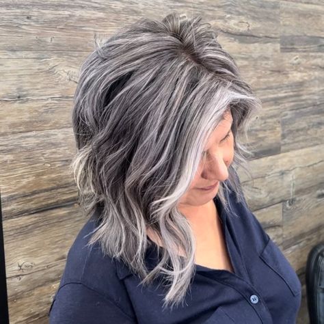 Tousled Streaky Salt-and-Pepper Lob Balayage With Lowlights, Salt And Pepper Hair Color, Pepper Hair Color, Grey Brown Hair, Silver Ombre Hair, Pepper Hair, Gray Balayage, Gray Ombre, Salt And Pepper Hair