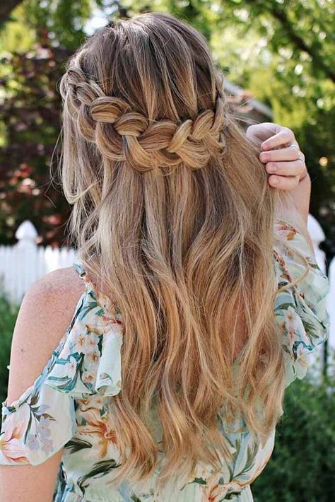 Do you know how to create a crown braid? You should definitely learn about this pretty braiding technique. See cute styling options.#hairstyle #crownbraid Prom Braid, Braided Crown Hairstyles, Halo Braid, Hairstyles Braid, Prom Hair Down, Crown Braid, Braided Hairstyles For Wedding, Braids For Long Hair, Crown Hairstyles