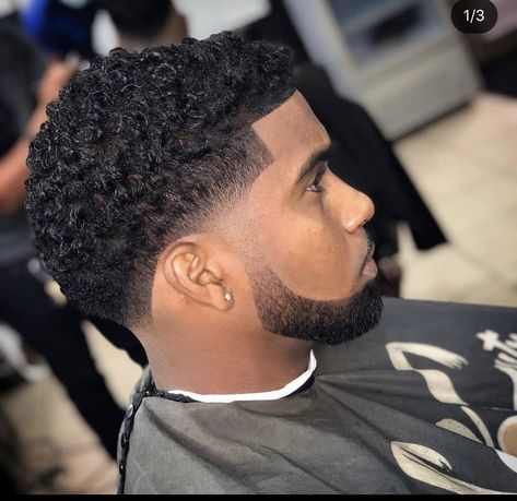 Low Mid Fade, Hair Style Boy, Low Fade Curly Hair, Afro Hair Fade, Black Man Haircut Fade, Temp Fade Haircut, Taper Fade Short Hair, Waves Hairstyle Men, Fade Haircut Curly Hair