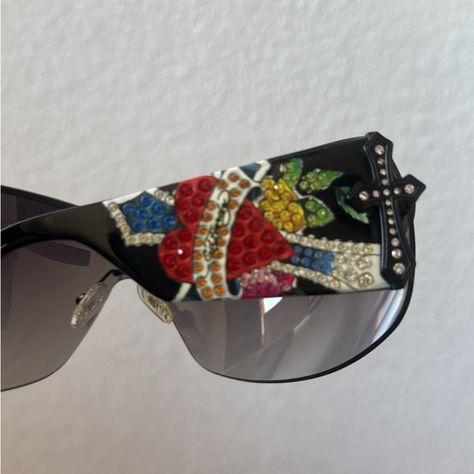 Nwot Ed Hardy Glasses. Perfect Condition. Includes Case, Extra Rhinestones, And Cloth. Ed Hardy Aesthetic, 90s Jewelry, Concept Clothing, Girly Accessories, Mood Board Fashion, Ed Hardy, Colored Sunglasses, Glasses Fashion, Cute Jewelry