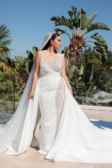 Influencer Wedding Goes Viral: The Last Zeineddine Gets Wedded 11 Textured Gown, Ventura Boulevard, Lebanese Wedding, Royal Ball, Immediate Family, Wedding Hairstyles With Veil, Religious Ceremony, The Wedding Date, Grand Entrance