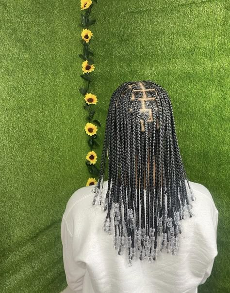 Knotless W Beads, Hairstyle Ideas Easy, Cute Box Braids, Short Box Braids Hairstyles, Big Box Braids, Short Box Braids, Big Box Braids Hairstyles, Gold Hair Pin, Braided Hairstyle