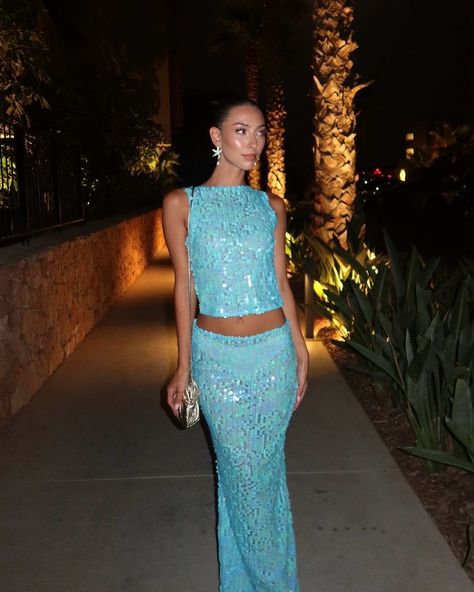 ✨ SPARKLE SZN ✨ @brookefbarnes in our Blue Sequin Sleeveless Long Top and Blue Sequin Low Rise Maxi Skirt 💙🐠 Tap to shop 🔗 Low Rise Maxi Skirt, Sequin Skirt Long, Maxi Shirts, Winx Club, Long Tops, Low Rise, Sequin Skirt, Maxi Skirt, Tap