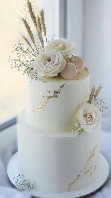 Classy Wedding Cakes, Wedding Cake Simple Elegant, 25 Anniversary Cake, White And Gold Wedding Cake, Wedding Cake Pearls, Cake With Flowers, Pretty Wedding Cakes, Wedding Anniversary Cakes, Dream Wedding Cake