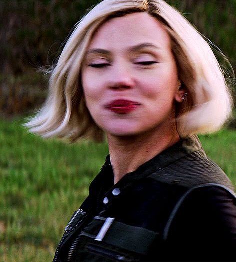 Natasha Romanoff Blonde, Scarlett Johansson Gif, Widow Aesthetic, Hair Gif, Наташа Romanoff, Mcu Icons, Black Widow Aesthetic, Marvel Black Widow, Black Widow 2021