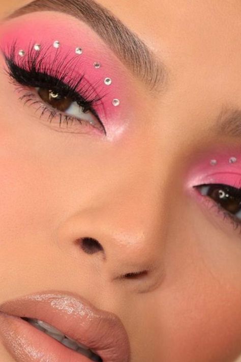 Edc Makeup, Pink Eyeshadow Looks, Festival Eye Makeup, Pink Glitter Makeup, Gem Makeup, Pink Eyeshadow Look, Concert Makeup, Rhinestone Makeup, Pink Eye Makeup