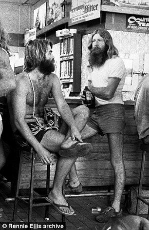 Classic photograph shows a long-gone Australian pub culture of ciggies, Stubbies and dogs | Daily Mail Online Fun Police, Dog Lounge, Lounge Rooms, Kings Cross, Airlie Beach, Australian Photographers, Moment In Time, A Moment In Time, New Girlfriend