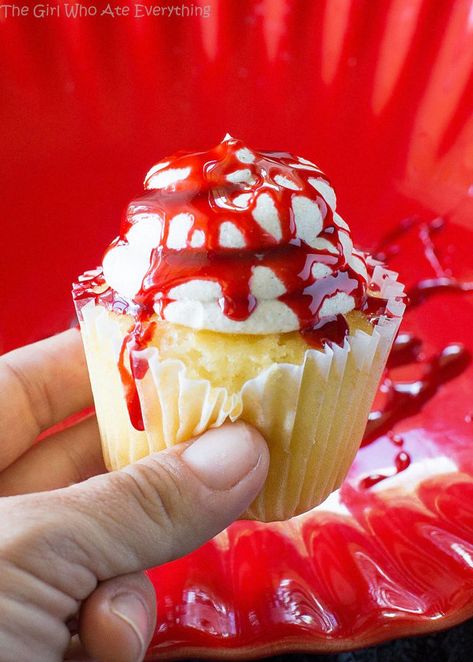 18 Easy Halloween Cupcake Ideas - Recipes & Decorating Tips for Halloween Cupcakes—Delish.com Edible Blood, Blood Cake, Party Trailer, The Girl Who Ate Everything, Brownie Cupcakes, Halloween Baking, Cake Cupcakes, Halloween Desserts, Halloween Snacks