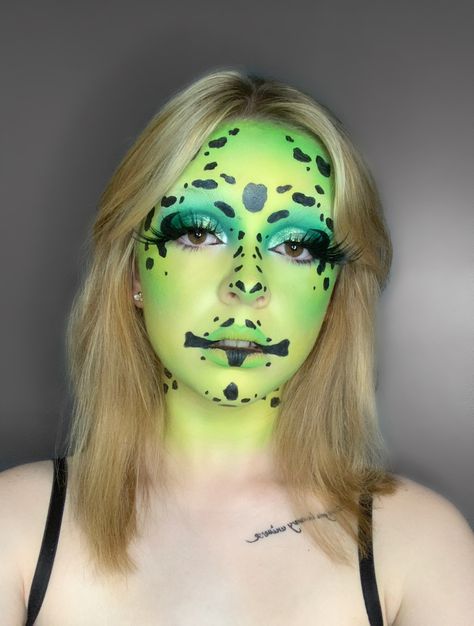 Frog Costume Makeup, Frog Makeup Halloween, Frog Costume Women, Frog Makeup Look, Green Hair Costume Ideas, Frog Face Paint, Frog Makeup, Rat Halloween, Poison Frog