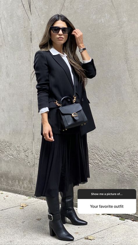 Samantha Guerrero Style, Samantha Guerrero Outfits, Samantha Guerrero, Blazer And Skirt Outfits, Multiple Outfits, Hijabi Outfits Casual, Abayas Fashion, Winter Fashion Outfits, Black Outfit