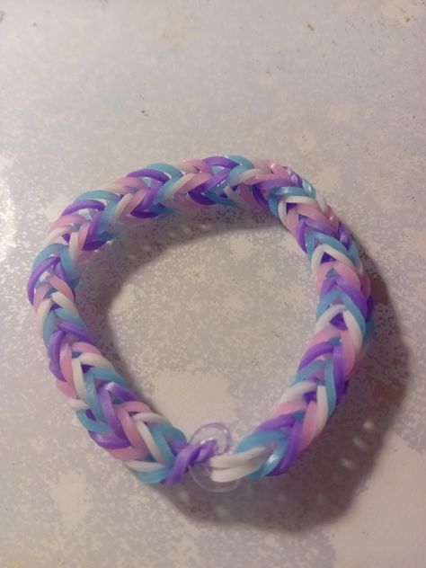 Loom Band Color Ideas, Loom Bands Color Ideas, Rainbowloom Ideas Easy, Loom Band Bracelet Ideas, Cute Loom Band Bracelets, Rainbow Looms Ideas, Loom Bracelets Color Combos, Rainbow Loom Color Ideas, Rubber Band Bracelet Ideas Loom Patterns