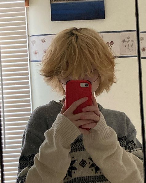 Cute Short Fluffy Hair, Short Hair Styles Gender Neutral, Short Hairstyles Transmasc, Short Adronymous Hair, Short Fluffy Blonde Hair, Short Blonde Fluffy Hair, Blonde Fluffy Hair, Fluffy Transboy Hair, Fluffy Blonde Hair