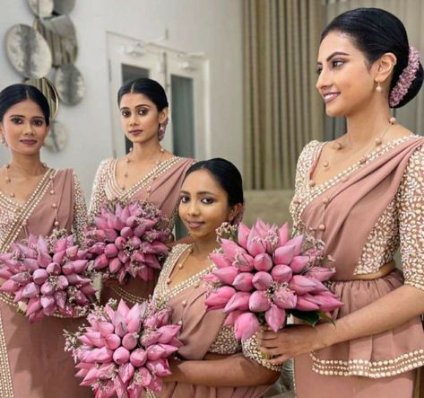 Wedding Theme Dress, Kandyan Bridesmaid, Elegant Wedding Stage, Brides Mate Dress, Lotus Bouquet, Bridal Maid Dress, Kandyan Saree, Wedding Brides Maid, Pretty Frocks