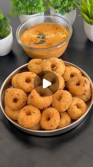 TRIPTI BHALOTIA on Instagram: "You can watch its detailed recipe on my youtube channel. My youtube Channel Link is in bio (my youtube channel name is Tripti Home Kitchen)
Ingredients:
2 potatoes 
2 tsp oil
1 tsp cumin seeds 
2-3 chopped green chillies 
1 inch chopped ginger 
2 tsp sesame seeds 
1 tsp chilli flakes 
2 cup water 
Salt to taste 
1 cup semolina 
Chopped coriander leaves 
For chutney :
3-5 dry red chillies 
5-6 garlic cloves 
1/4 cup roasted chana dal
1/4 cup desiccated coconut/fresh coconut 
1 tsp tamarind pulp
Salt to taste 
Water as required 
For Tadka:
1 tsp oil 
1 tsp mustard seeds 
Curry leaves 
2 pinch asafoetida
…………………………………………………
#crispypotatoes #potatosnacks #vada #meduvada #snack #indiansnacks #indianfood #food #foodporn #foodie #foodblogger #foodstagram #foodlover Chana Dal Vada Recipe, Indian Snack Recipes At Home, South Indian Snacks Recipes, South Indian Snacks, Indian Appetizers, Kitchen Ingredients, Chana Dal, Desiccated Coconut, Potato Snacks