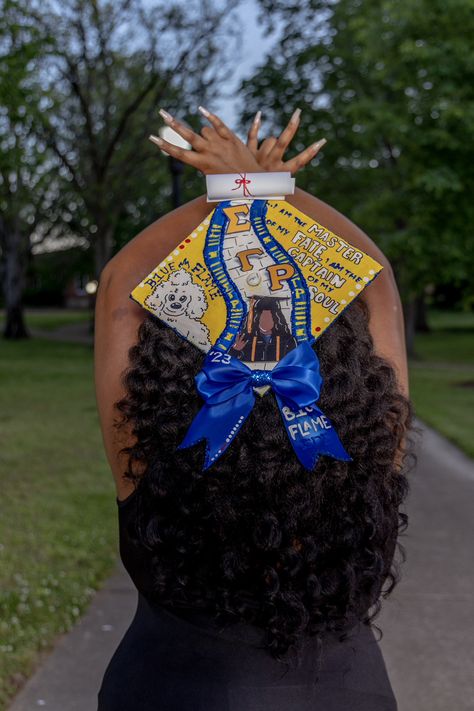 Sgrho Graduation Cap, Sgrho Photoshoot Ideas, Sgrho Graduation Pictures, Sigma Gamma Rho Photoshoot, Sgrho Photoshoot, Hbcu Life, Sigma Girl, College Pics, Sorority Graduation