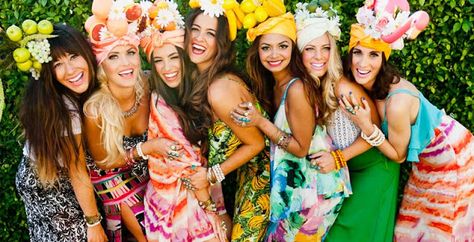 Show Me Your Mumu Pool Party Dress Code, Tropical Party Outfit, Luau Party Outfit, Hawaiian Party Outfit, Diy Karneval, Havana Nights Dress, Havana Party, Havana Nights Party, Luau Outfits