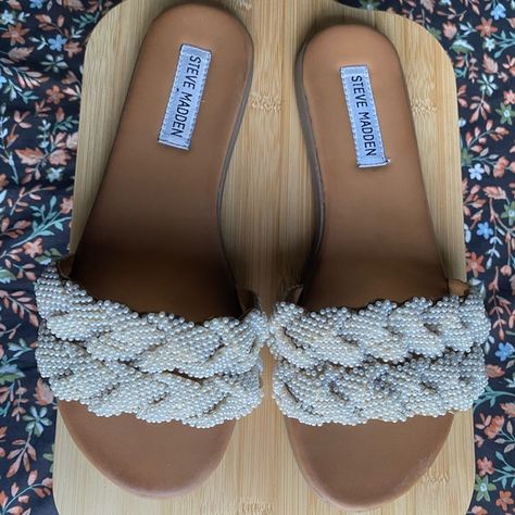 Steve Madden Pearl sandals Steve Madden Pearl Sandals, Classy Slides, Designer Mules, Pretty Sandals, Pearl Sandals, Steve Madden Sandals, Girly Shoes, Aesthetic Shoes, Slides Sandals