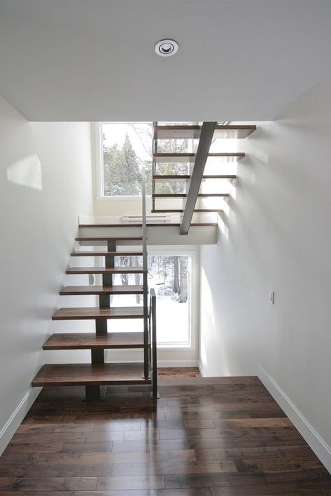 U Shape Staircase, U Shaped Stairs, U Shaped Staircase, Foyer With Stairs, Stairs Foyer, Steel Staircase, Small Foyer, Loft Stairs, Wood Staircase