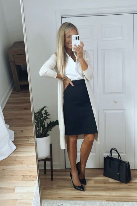 Womens Date Night Outfits, Bank Attire, First Interview Outfit, Modern Work Outfits Women, Smart Work Outfit, Cardigan And Skirt Outfit, Realtor Style, Stylish Business Casual, Outfits Formal