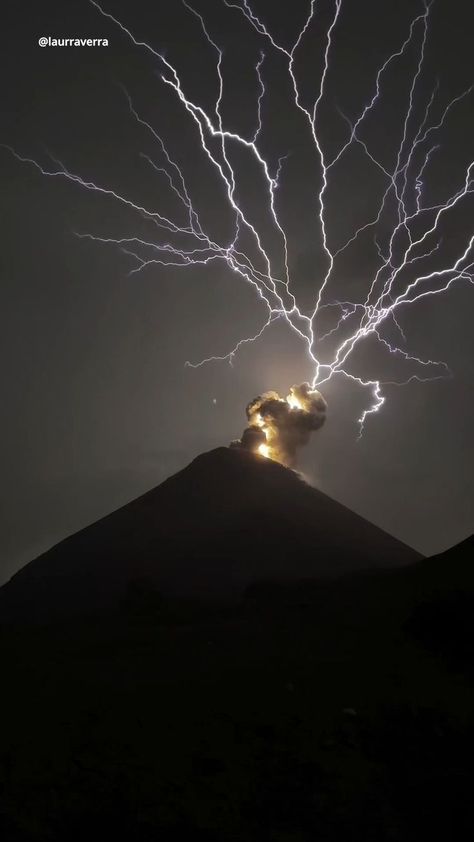 Witness the awe-inspiring volcanic lightning at Volcán de Fuego in Guatemala! ⚡️🌋 This once-in-a-lifetime natural phenomenon, gifted by Mother Earth herself, is a breathtaking spectacle you won't want to miss. Perfect for nature enthusiasts and adventurers. 🌍✈️ Visit our blog for more Information & Details. Video credits goes to : @trainpal(tiktok) Volcanic Lightning, Volcano Lightning, Volcanic Eruption, Video Credits, Natural Phenomena, Awe Inspiring, Volcano, Mother Earth, Guatemala