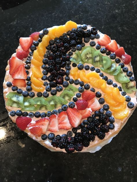 Volleyball Party Food Ideas, Volleyball Charcuterie Board, Volleyball Food Table Ideas, Volleyball Themed Snacks, Volleyball Food Ideas, Volleyball Dessert Ideas, Volleyball Party Food, Volleyball Team Party Ideas, Volleyball Graduation Party Ideas