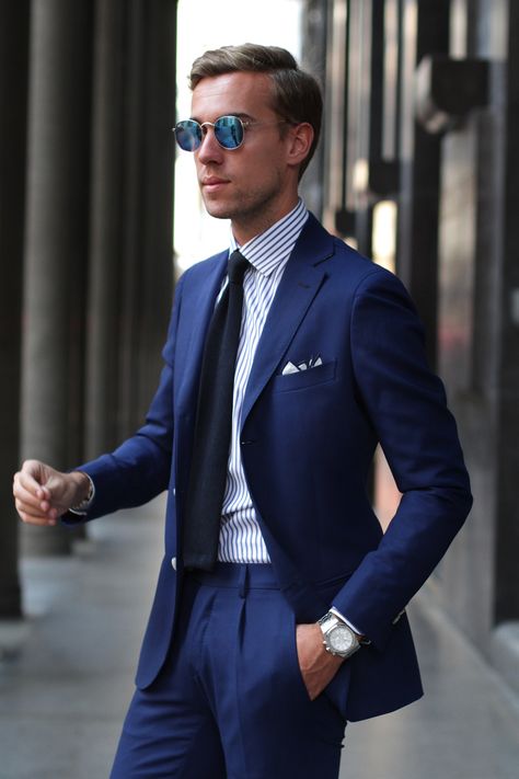 Blue Suit Bow Tie, Mid Blue Suit, Blue Outfit Men, Gq Mens Style, Light Blue Dress Shirt, Preppy Men, Formal Men Outfit, Mens Fashion Blog, Navy Blue Suit