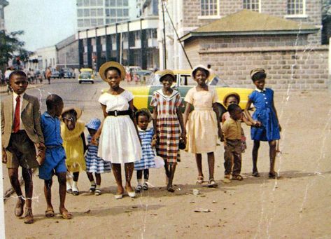 Nigeria In The 60s/70s. Sights And Sounds - Politics (11) - Nigeria Old School Outfits, Nigerian Outfits, American Photo, Nigerian Styles, West Africa, Sunday School, Old Pictures, Creative Studio, American Vintage