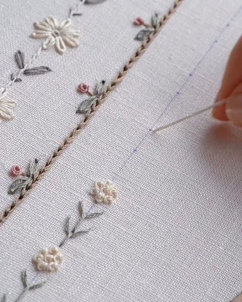 @diana_vingert | Instagram Basic Hand Embroidery Stitches, Simple Hand Embroidery Patterns, Embroidery Lessons, Diy Embroidery Designs, Handmade Embroidery Designs, Embroidery Stitches Tutorial, Hand Embroidery Projects, Pola Sulam, Hand Embroidery Flowers