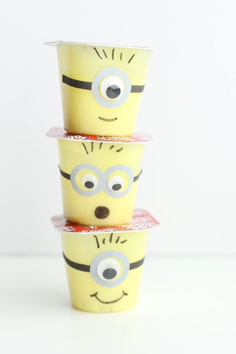 Minion Snack Cups - I Can Teach My Child! Minion Snacks, Minion Food, Healthy Movie Snacks, Minion Theme, Minion Movie, Kid Snacks, Minion Birthday Party, Snacks For Kids, Creative Kids Snacks