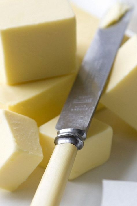 Learn how long butter can sit out and the best way to store it. We also explain which types of butter should always be refrigerated. #foodhacks #kitchenhacks #lifehacks #marthastewart #recipehacks Coffee Butter, Land O Lakes Butter, European Butter, Infused Butter, Canned Butter, Bakewell Tart, Butter Crock, Best Butter, Fruit Filling