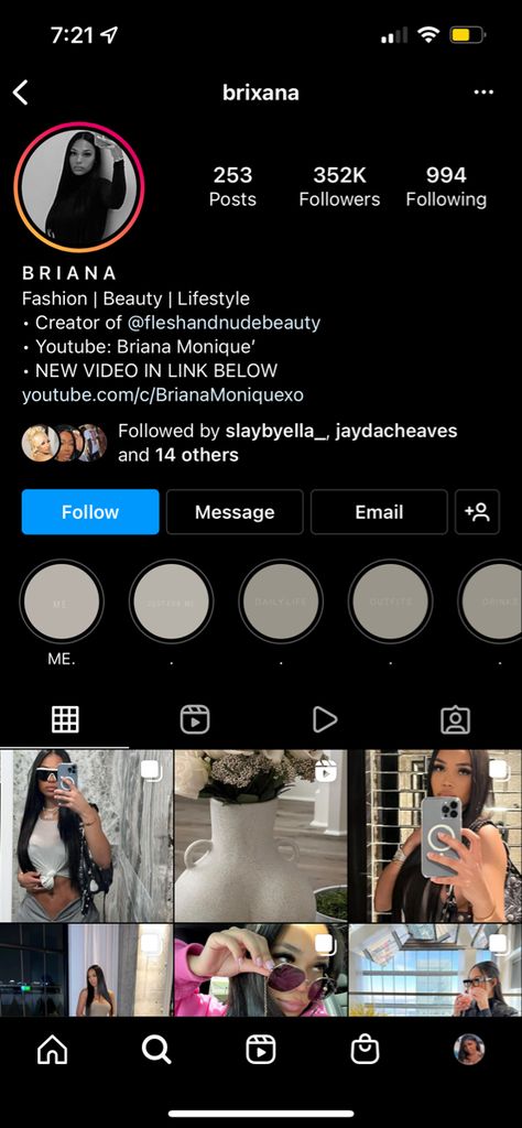 Instagram Bio Influencer, Bio Ideas For Content Creator, Content Creator Bio Instagram, Video Creator Bio Instagram, Influencer Instagram Bio, Content Creator Bio Ideas, Youtube Description Ideas Bio, Social Media Bio Ideas, Content Creator Aesthetic Instagram